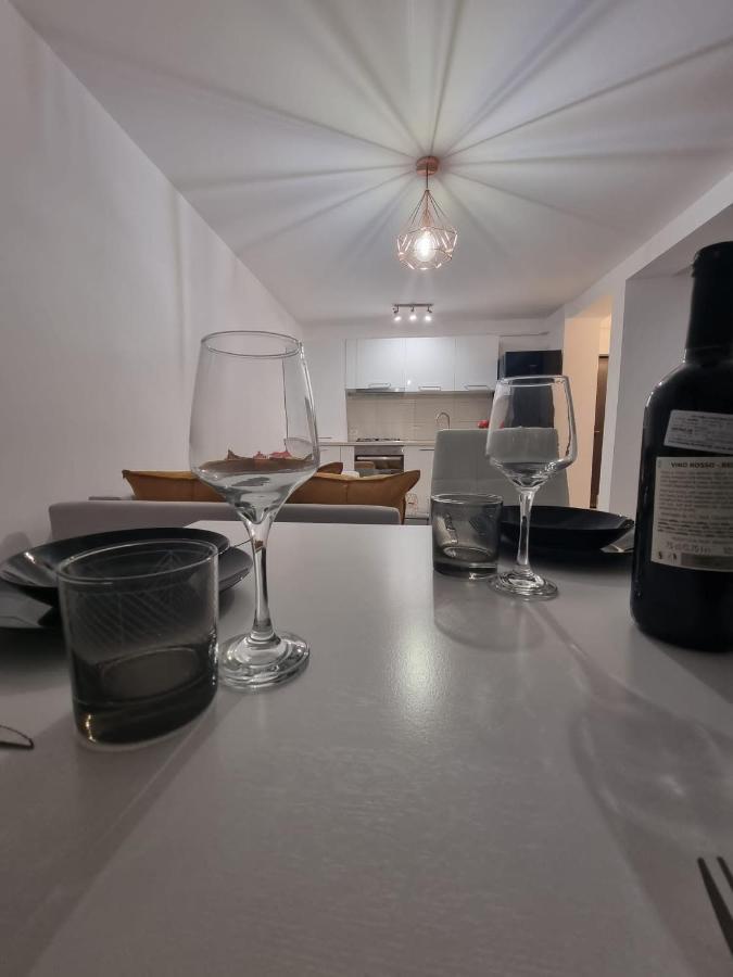 Ferienwohnung Dreams Escape 2 Craiova Exterior foto