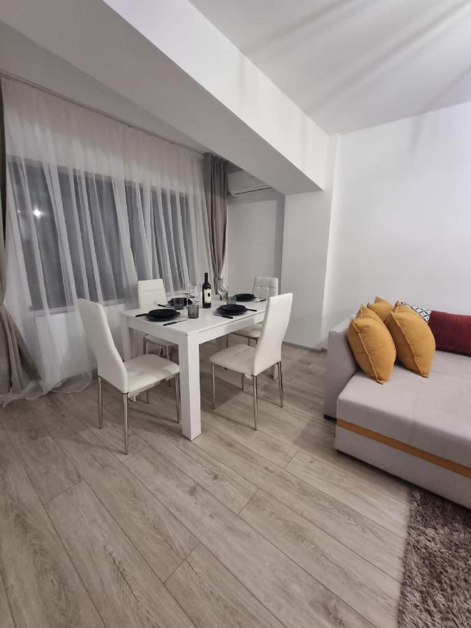 Ferienwohnung Dreams Escape 2 Craiova Exterior foto